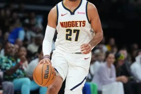 Yabo-穆雷在FPX比赛中比赛规则变更，持续失利引发热议！气势如虹延续(赛文奥特曼搞笑表情包)